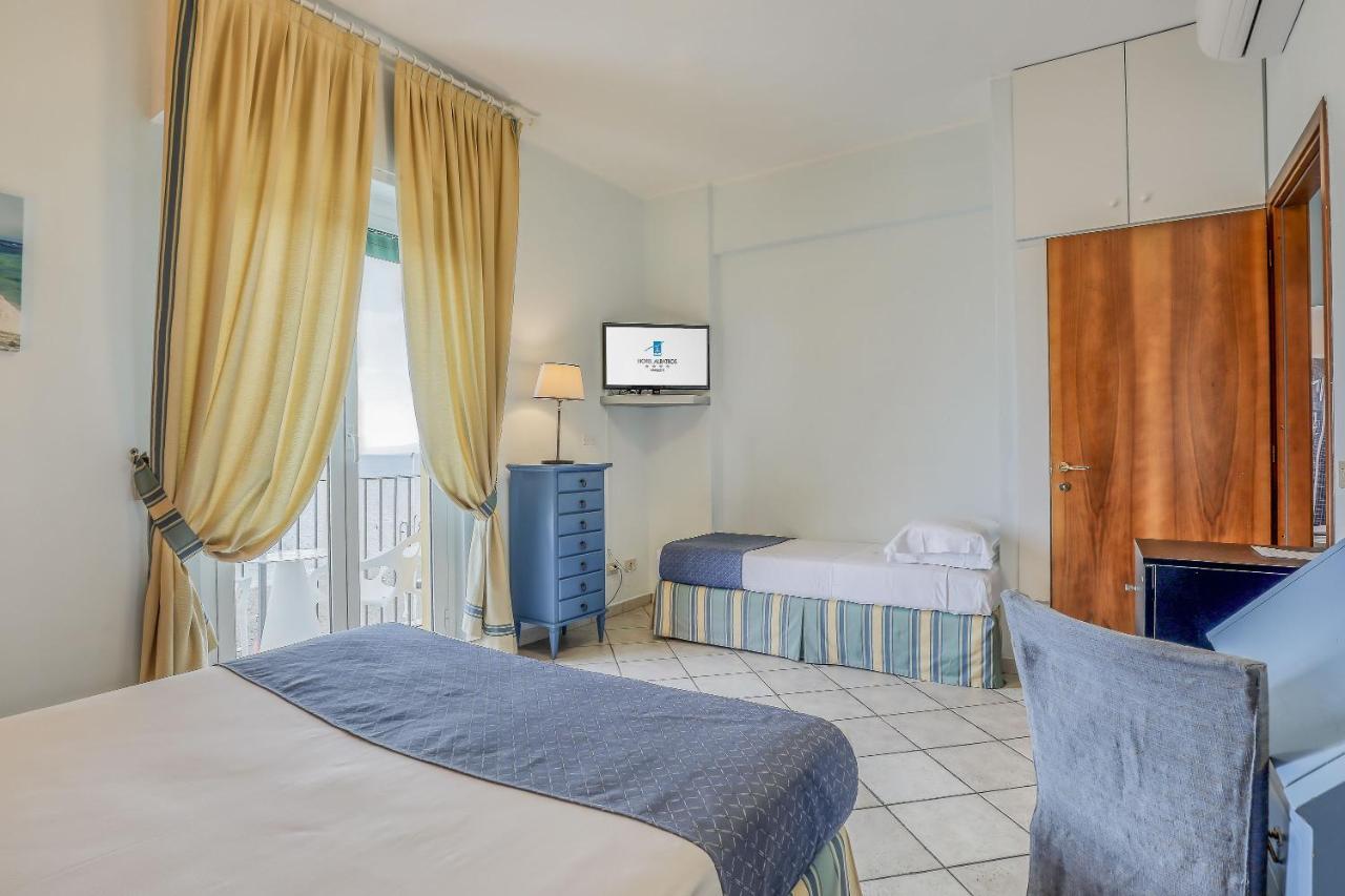 Hotel Albatros Varigotti Buitenkant foto