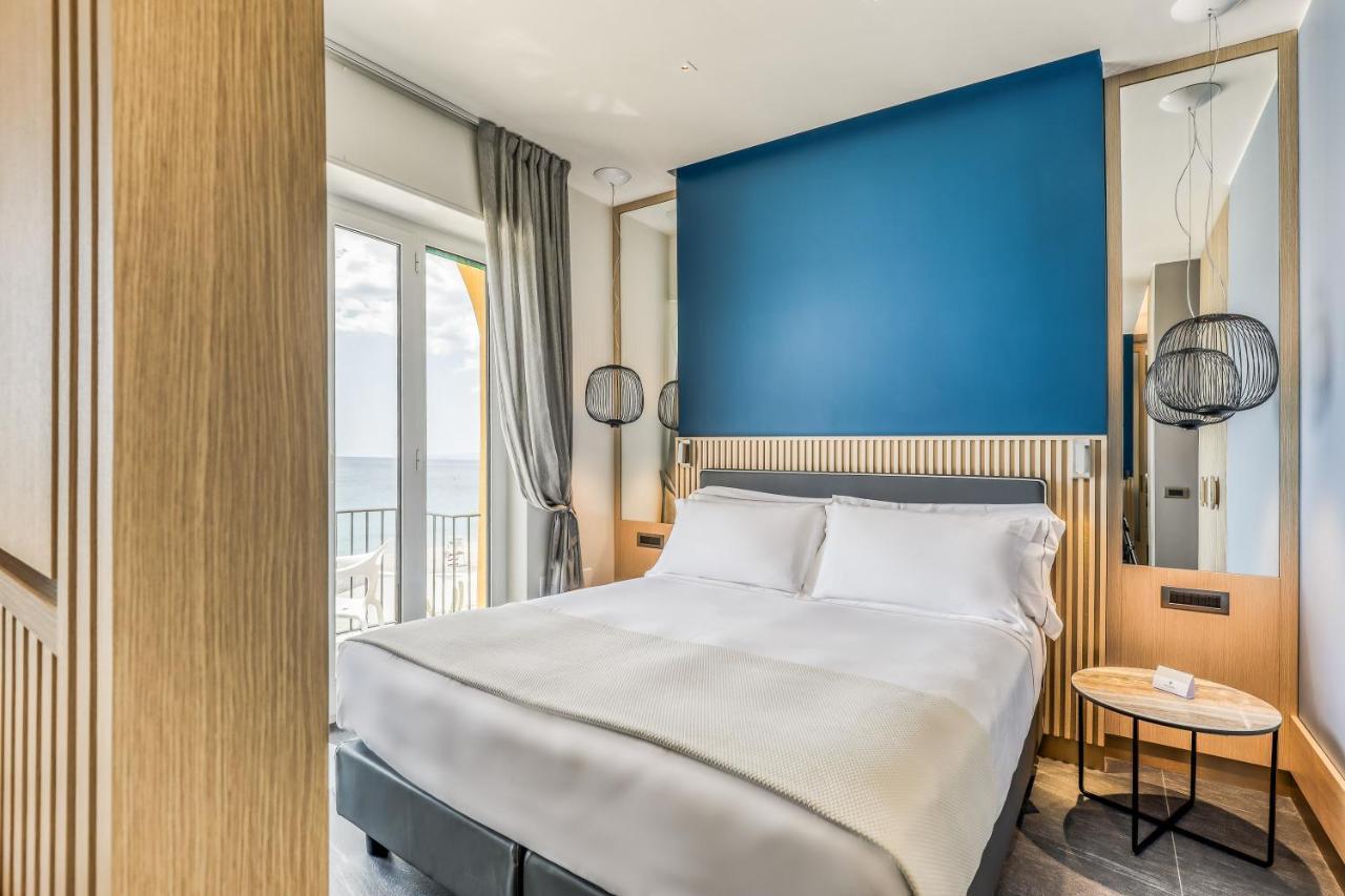 Hotel Albatros Varigotti Buitenkant foto