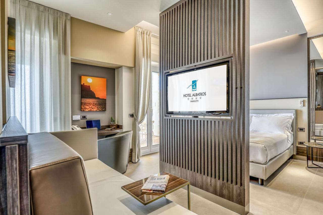 Hotel Albatros Varigotti Buitenkant foto