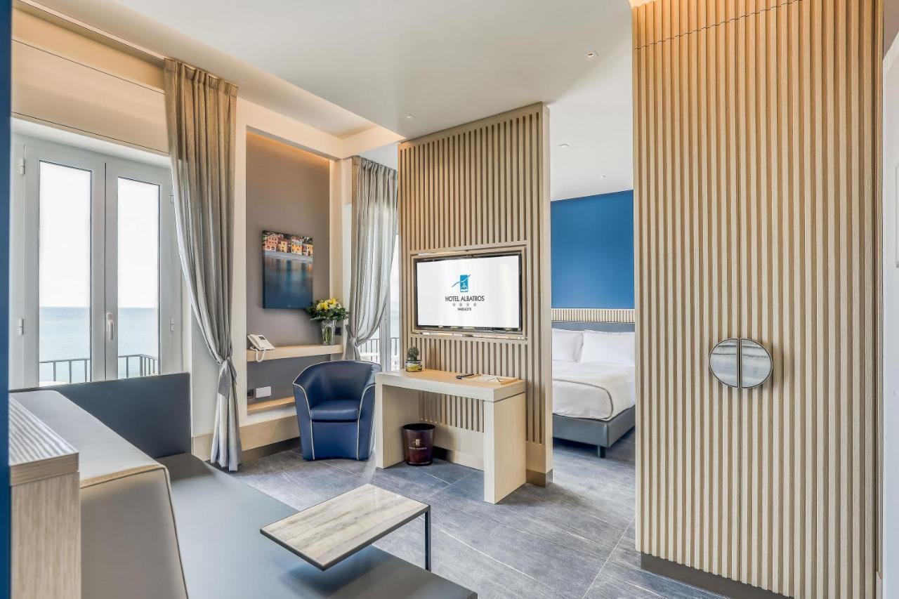 Hotel Albatros Varigotti Buitenkant foto