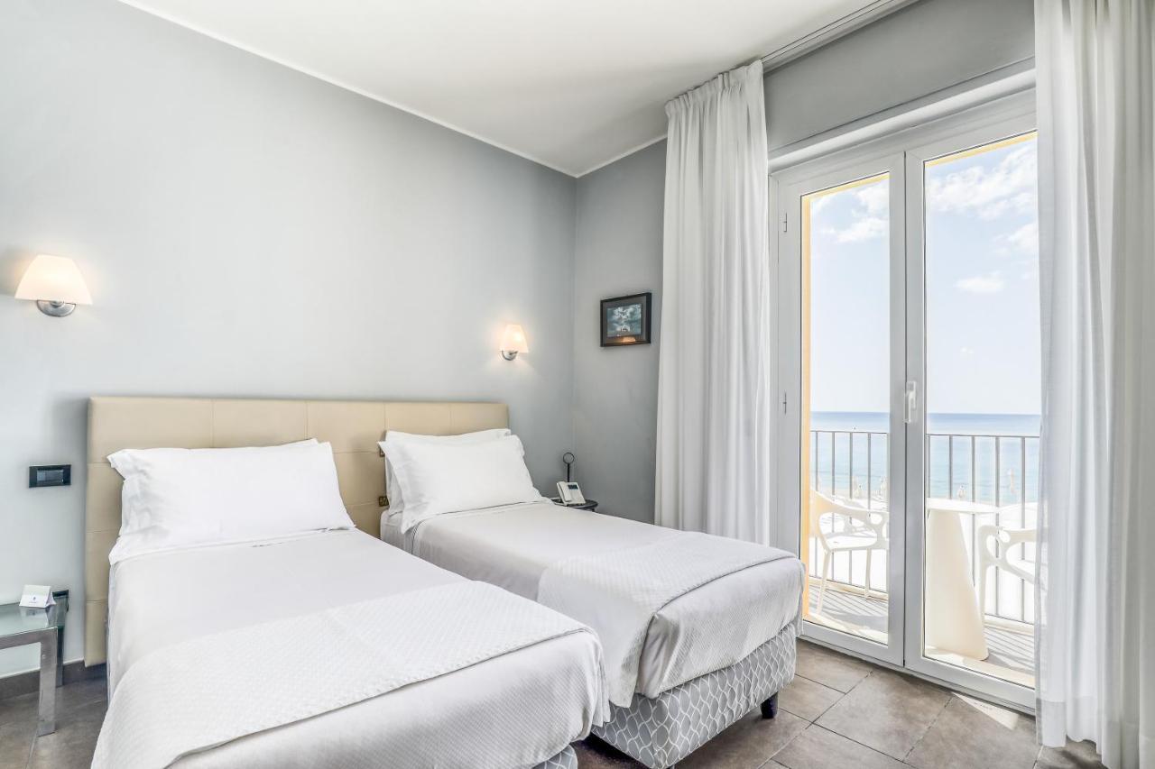 Hotel Albatros Varigotti Buitenkant foto