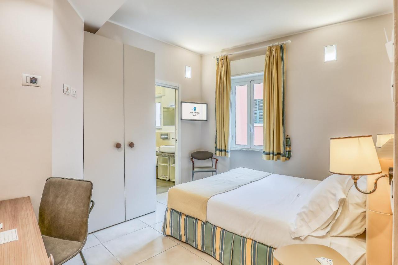 Hotel Albatros Varigotti Buitenkant foto