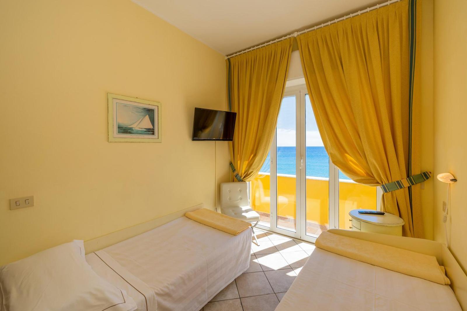 Hotel Albatros Varigotti Buitenkant foto