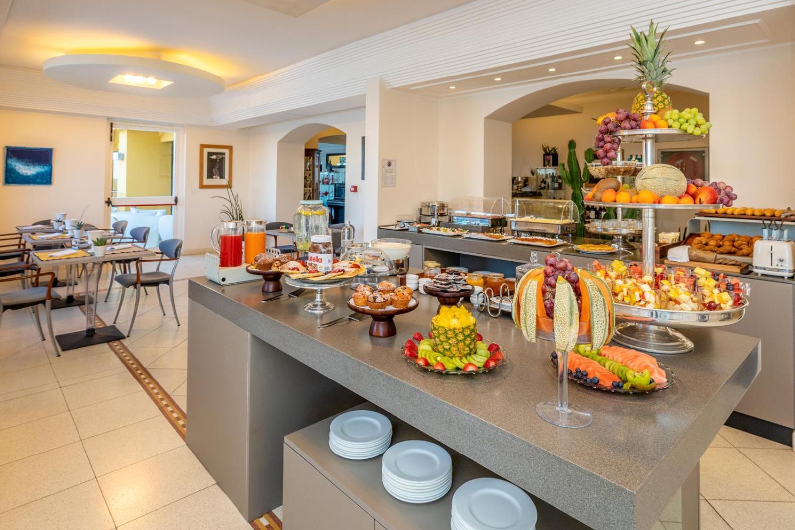 Hotel Albatros Varigotti Buitenkant foto