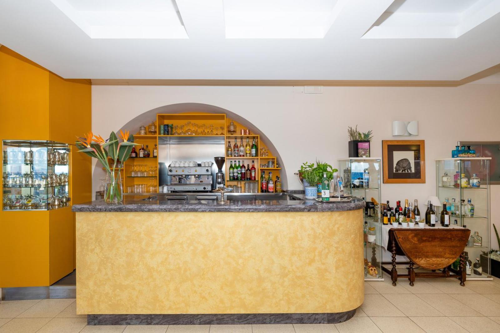Hotel Albatros Varigotti Buitenkant foto
