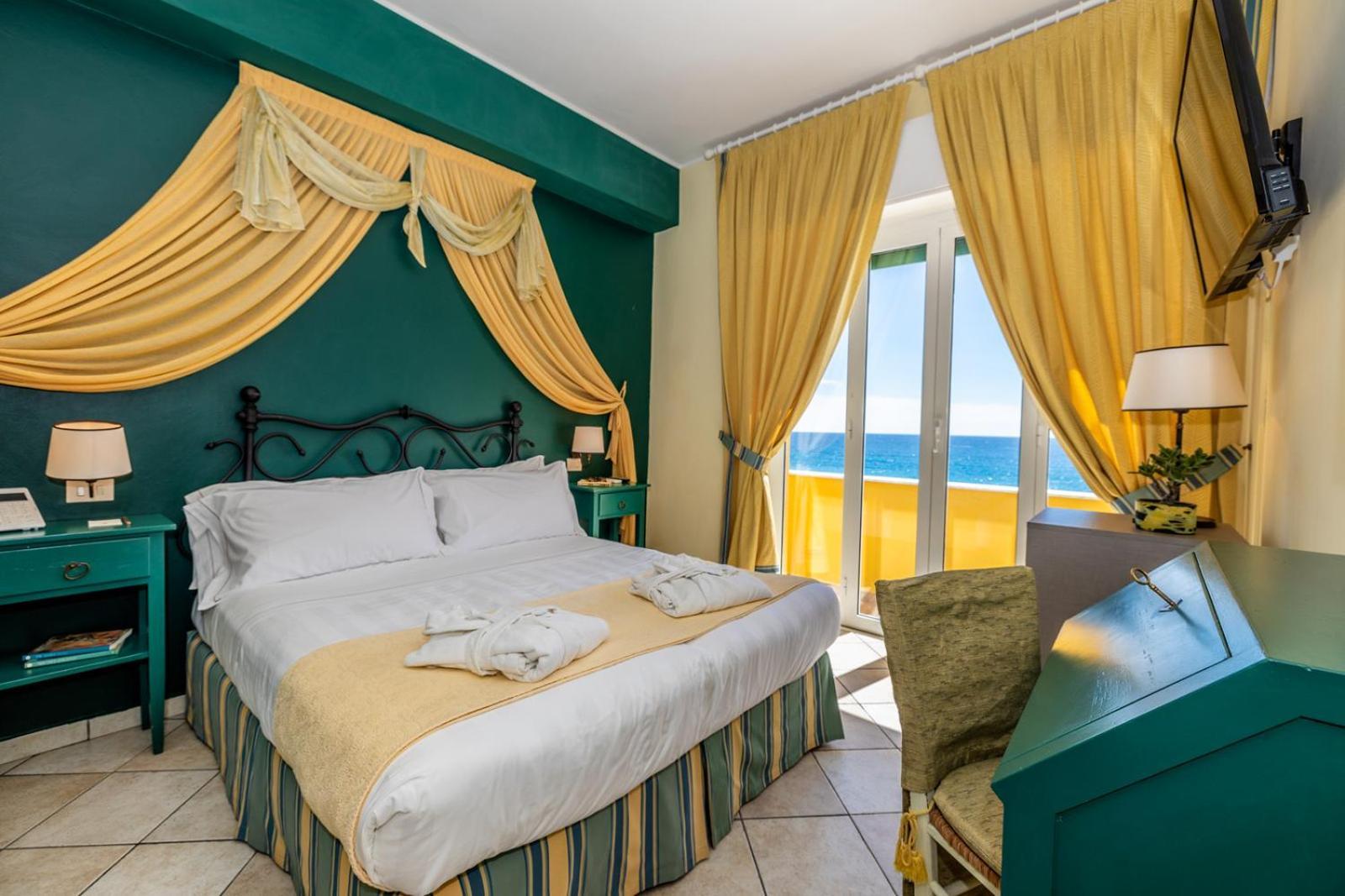 Hotel Albatros Varigotti Buitenkant foto