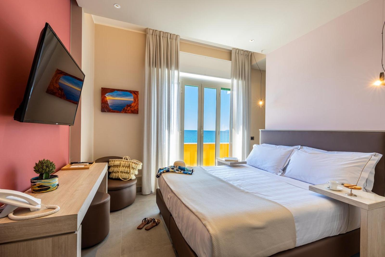 Hotel Albatros Varigotti Buitenkant foto