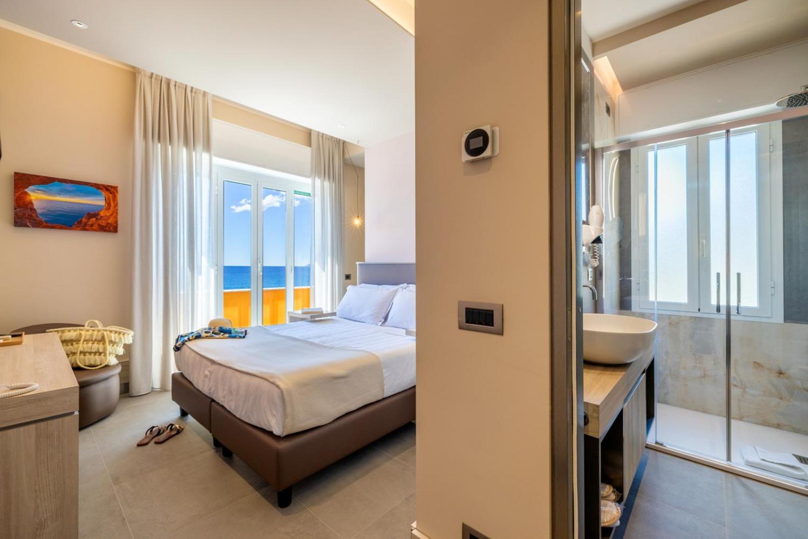 Hotel Albatros Varigotti Buitenkant foto